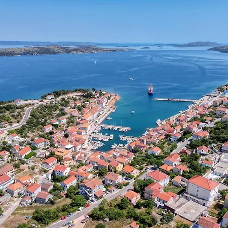 Apartamento With Parking Space Sali, Dugi Otok - 8137 *