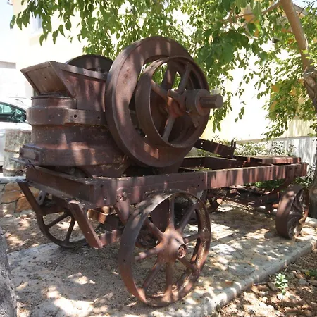 With Parking Space Sali, Dugi Otok - 8137 Apartmán Sali