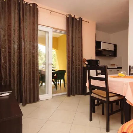 Appartement With Parking Space Sali, Dugi Otok - 8137